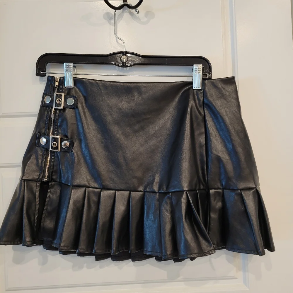 SHEIN ICON Buckle Detail Pleated Hem PU Leather Skort SIZE 6